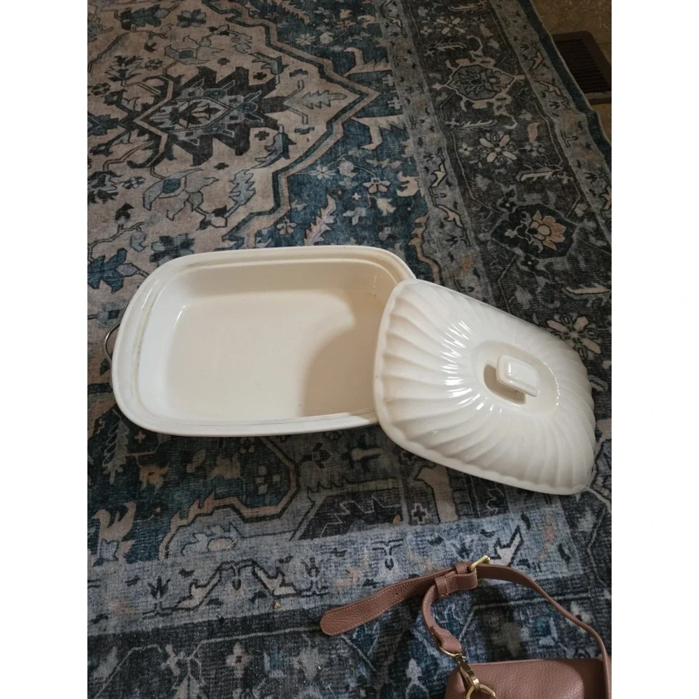 Godinger Rare Vintage 2 Quart Rectangular Covered Porcelain Baker W/Serving Rack